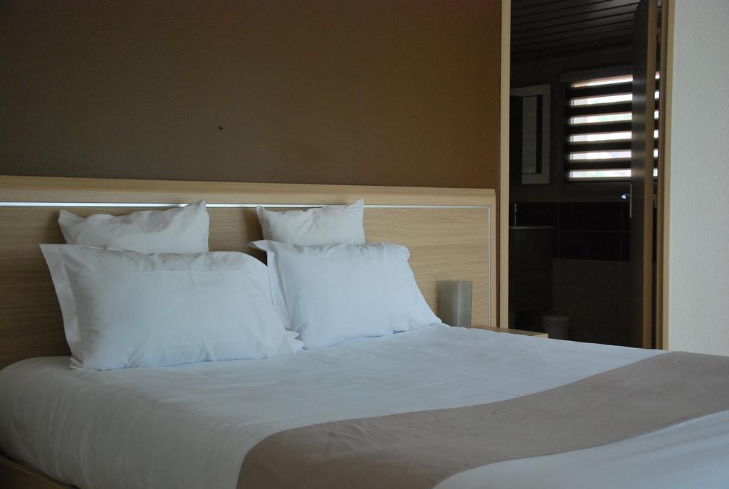 Hotel Le Barry, Toulouse Nord Gratentour Kamer foto