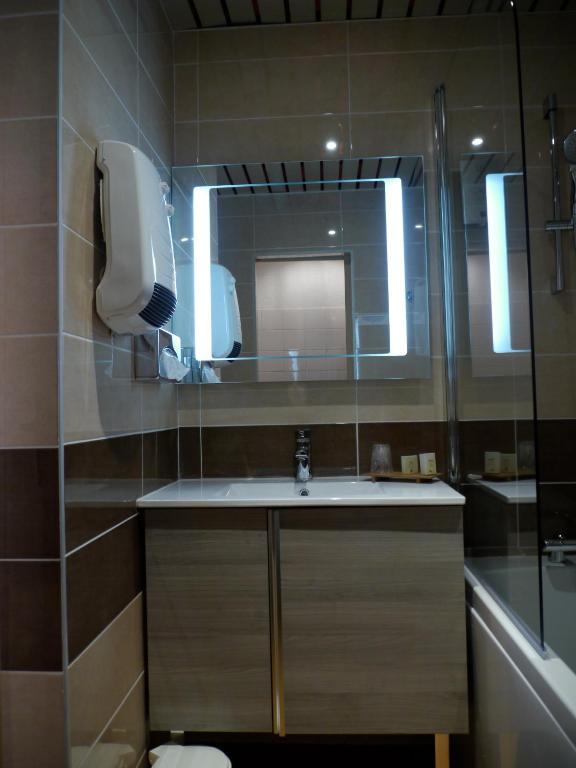 Hotel Le Barry, Toulouse Nord Gratentour Kamer foto