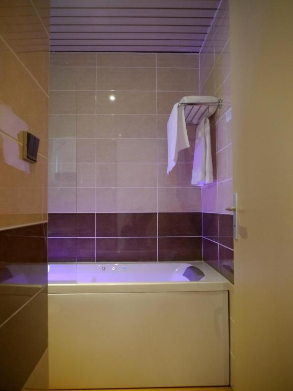 Hotel Le Barry, Toulouse Nord Gratentour Kamer foto