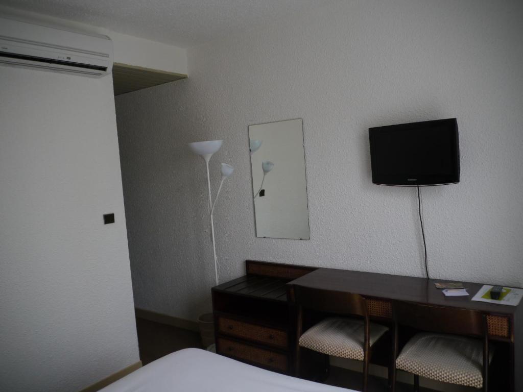 Hotel Le Barry, Toulouse Nord Gratentour Kamer foto