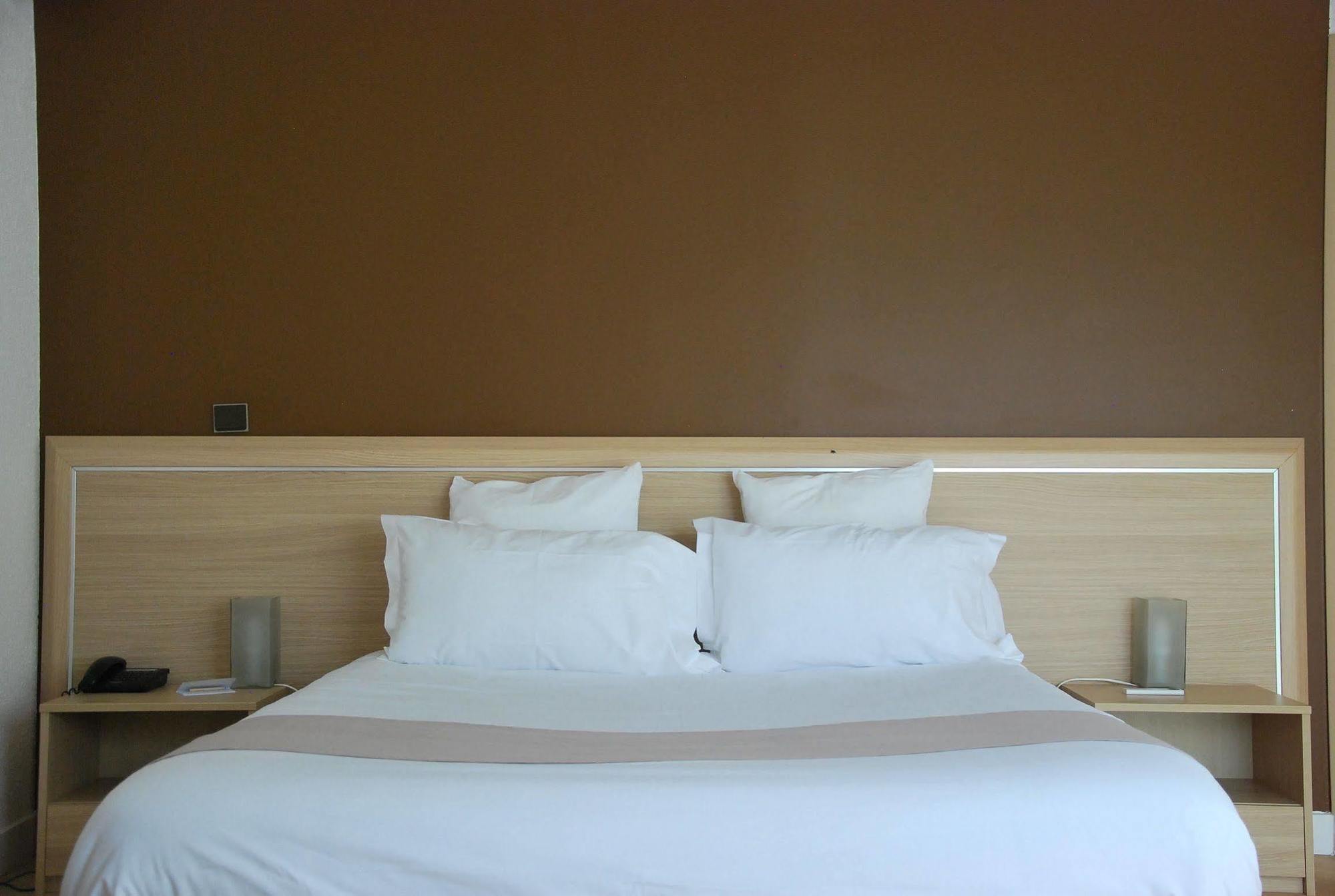 Hotel Le Barry, Toulouse Nord Gratentour Buitenkant foto